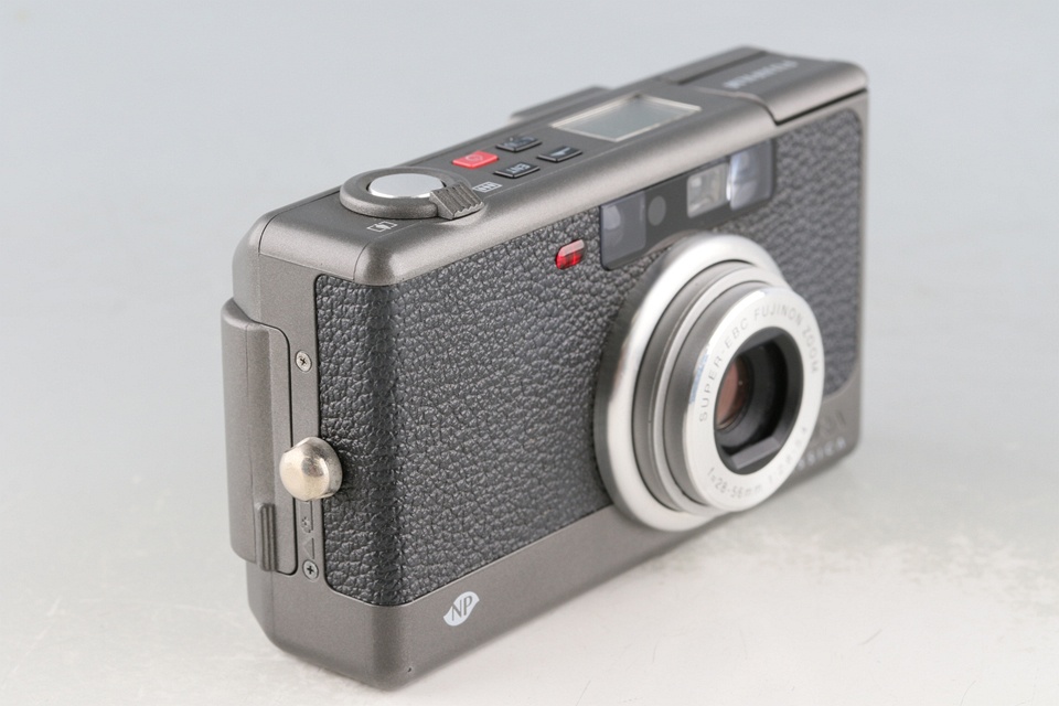 Fujifilm Natura Classica 35mm Point & Shoot Film Camera #60945D7