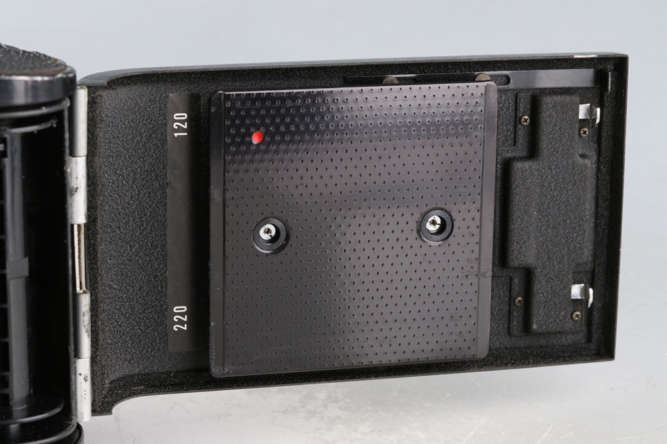 Mamiya C330 Professional + Mamiya-Sekor 80mm F/2.8 Lens #60979E3