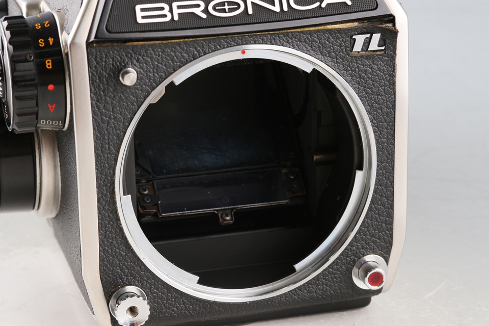 Zenza Bronica EC-TL + Nikkor-P.C 75mm F/2.8 Lens #61012E2