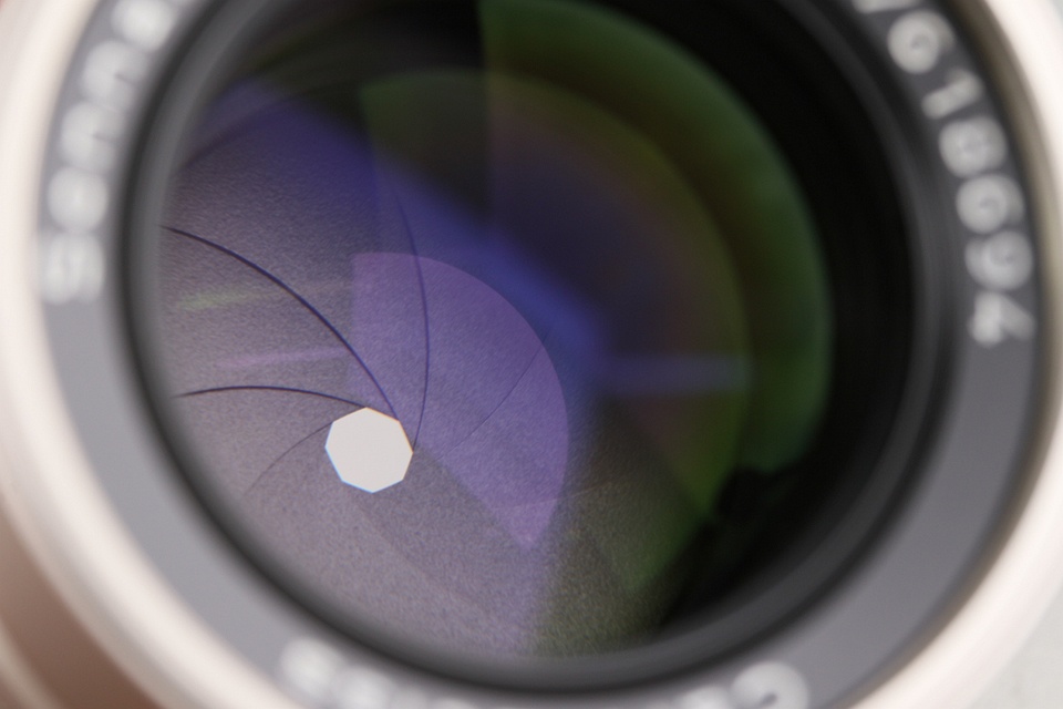 Contax Carl Zeiss Sonnar T* 90mm F/2.8 Lens for G1/G2 #61058A2