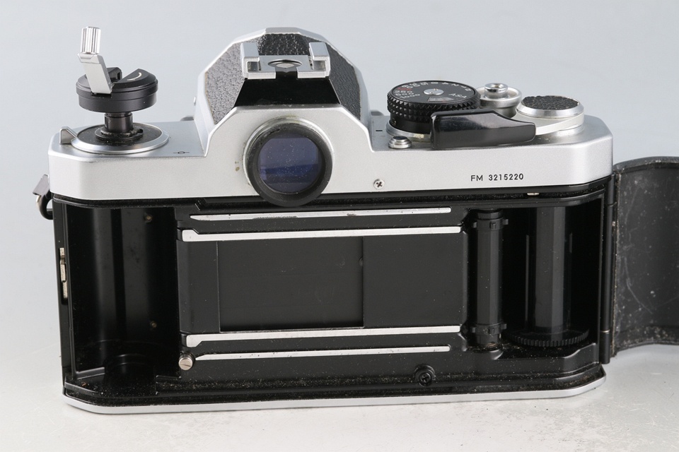 Nikon FM + Nikkor 50mm F/1.8 Ais Lens #61206D3