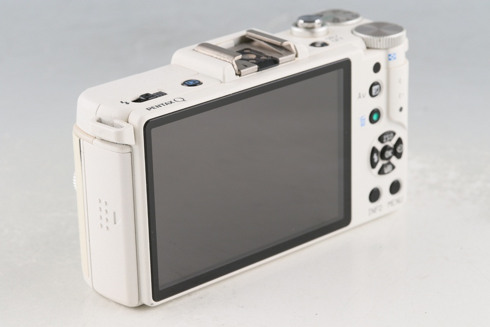 Pentax Q Mirrorless Digital Camera #61719J