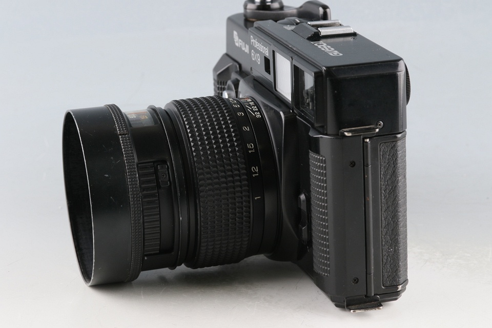 Fuji Fujifilm GW690II Medium Format Film Camera #61815E4