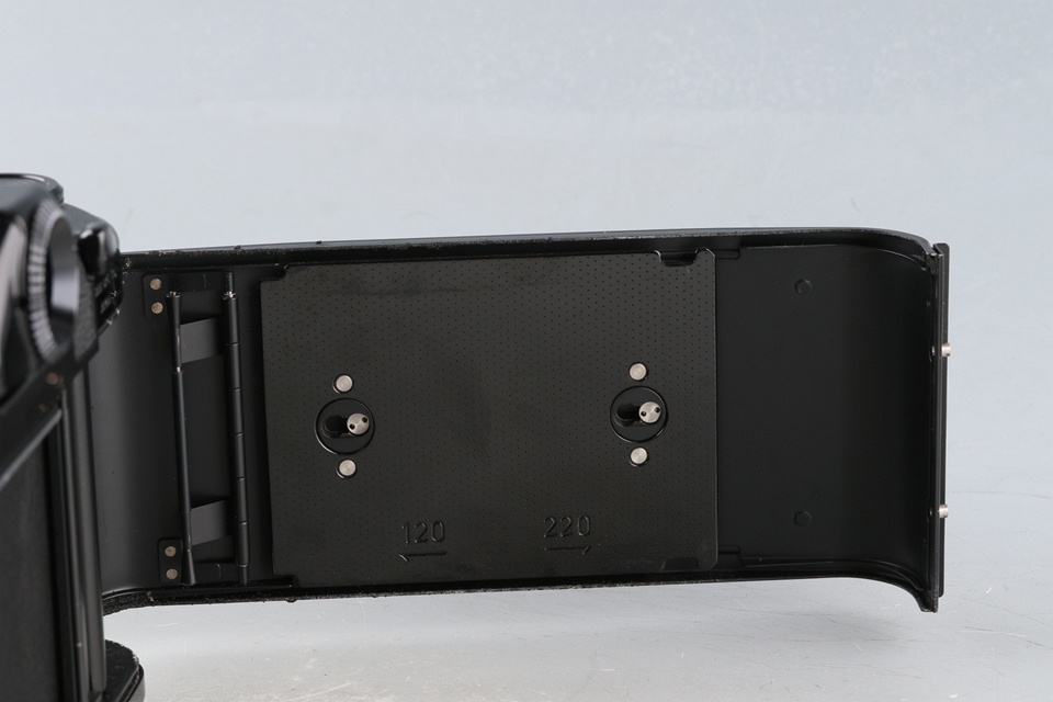 Asahi Pentax 67 TTL + SMC Takumar 6x7 105mm F/2.4 Lens #61817E3