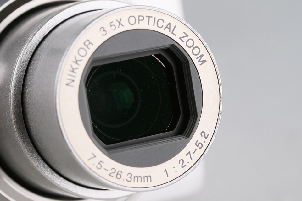 Nikon Coolpix P2 Digital Camera #62471I