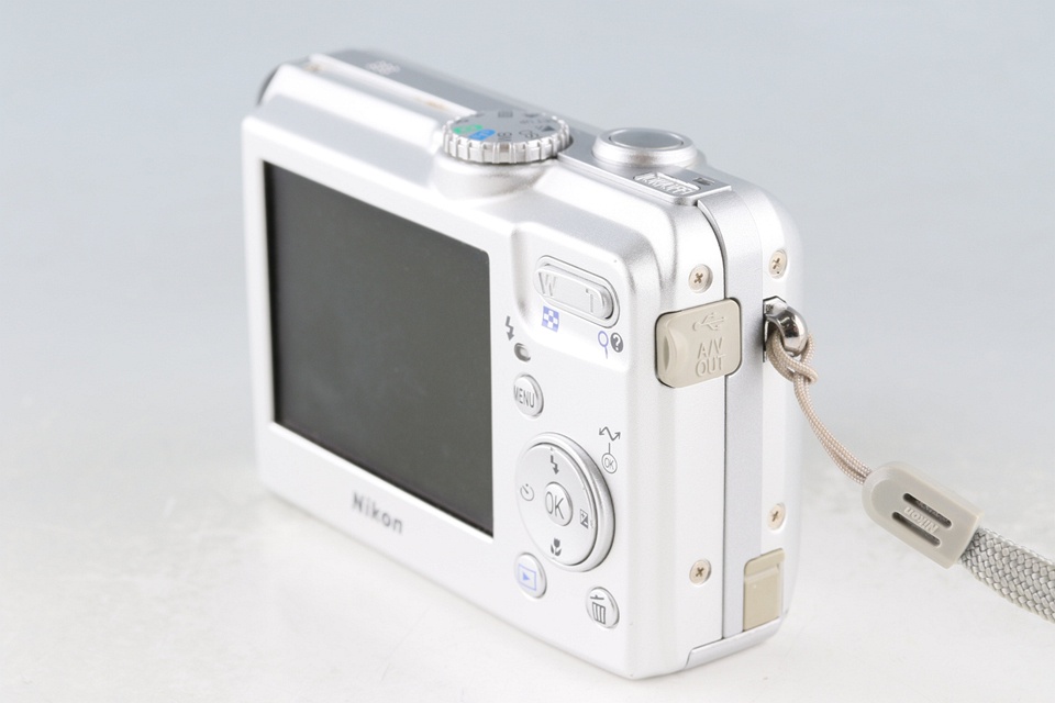 Nikon Coolpix P2 Digital Camera #62471I
