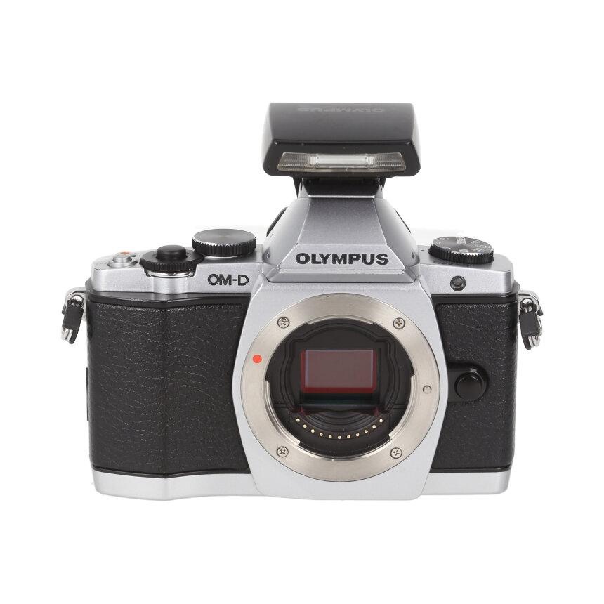 OLYMPUS OM-D E-M5 シルバー BODY 【B】