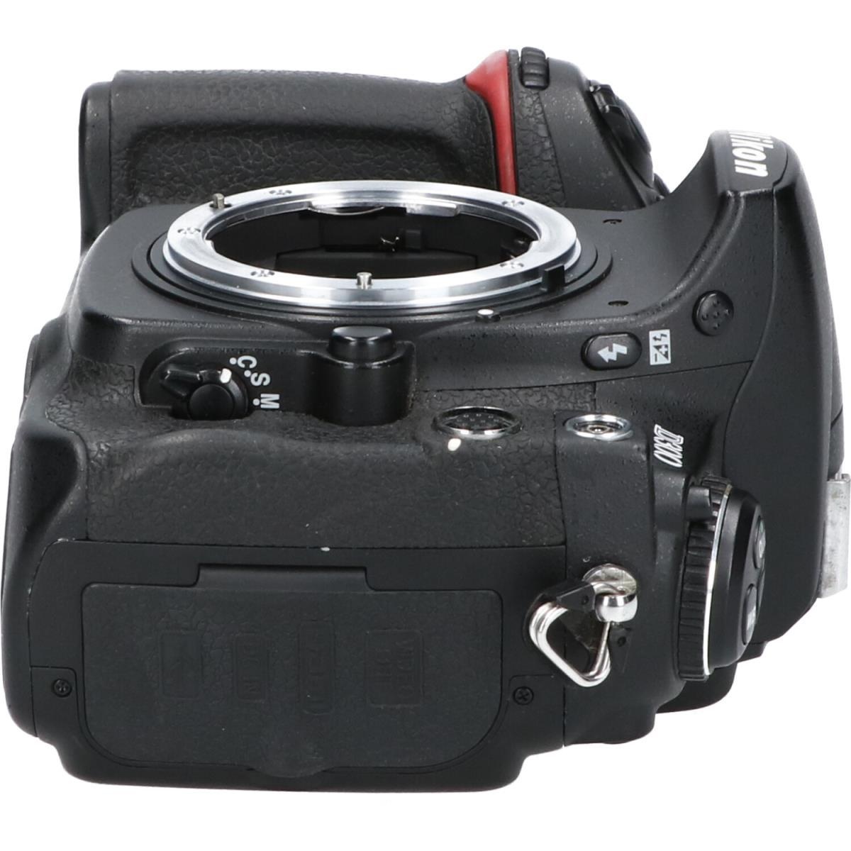 D300