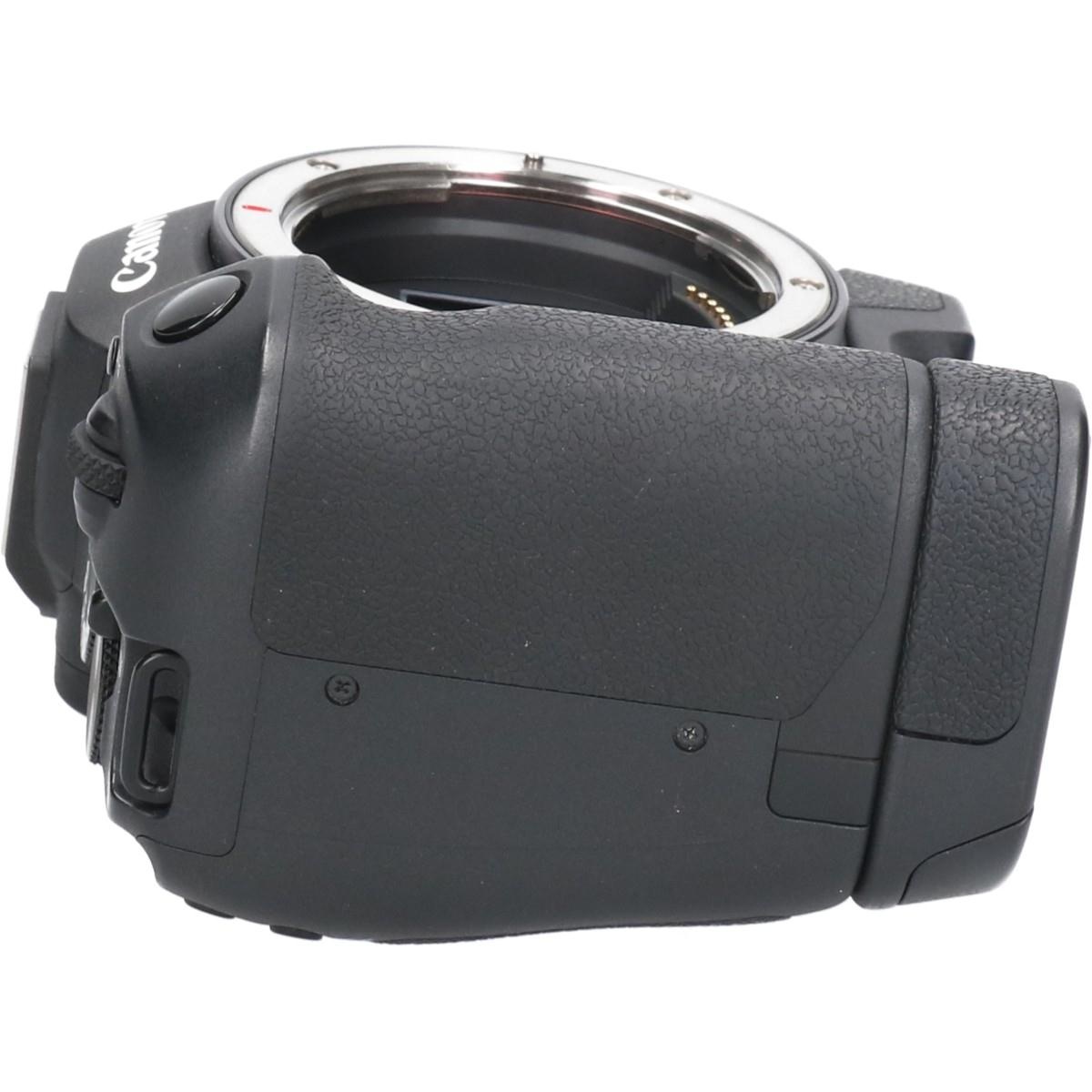 EOS R8