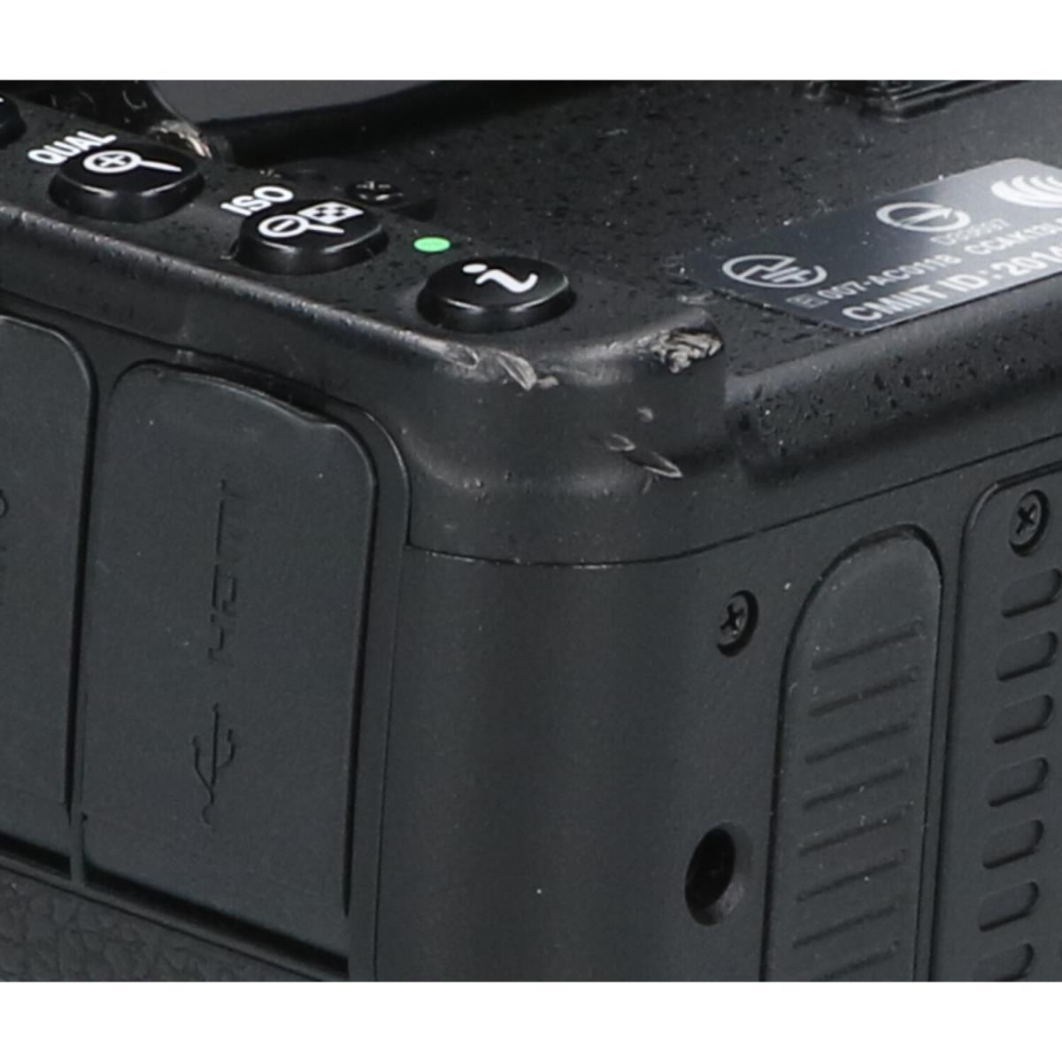 D750