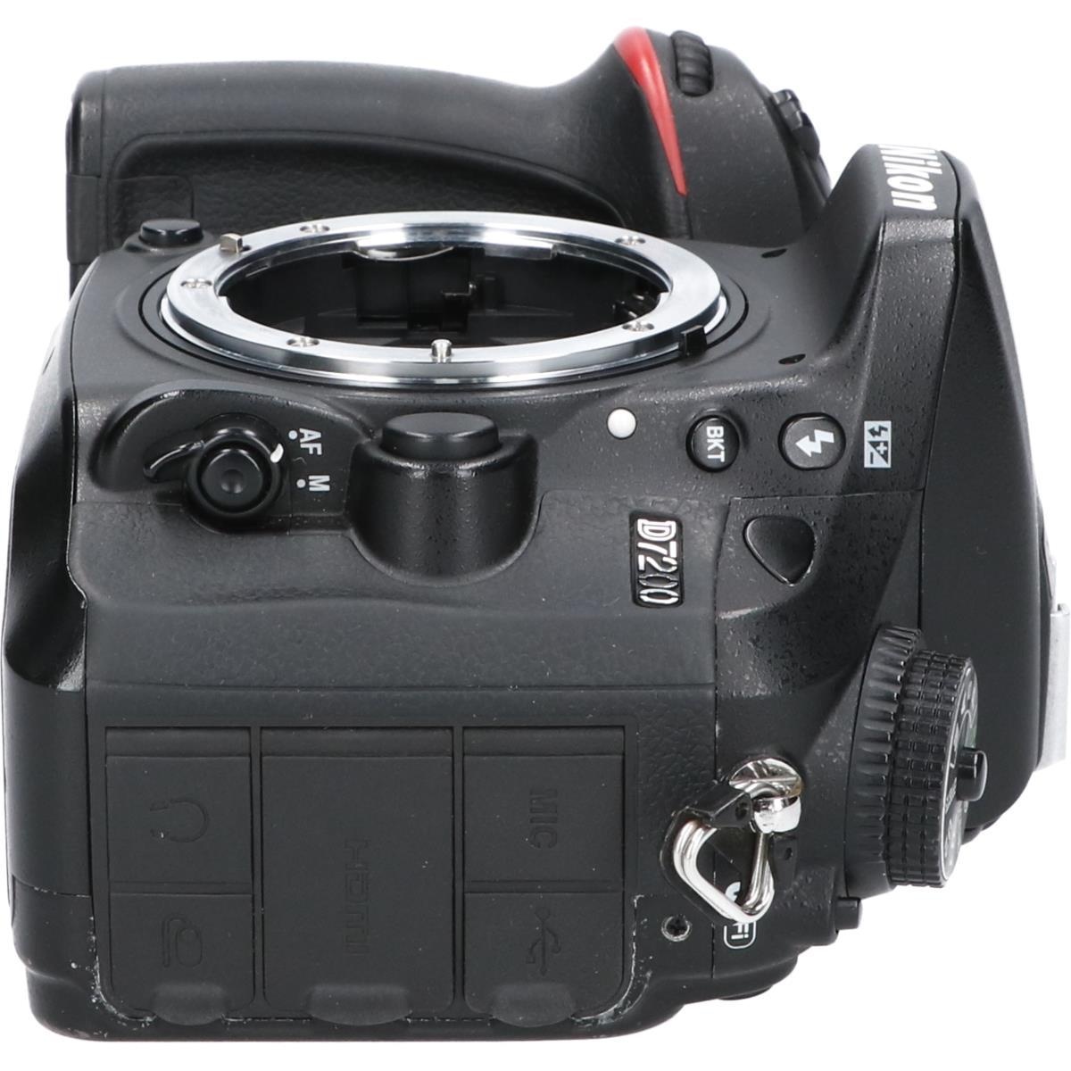 D7200