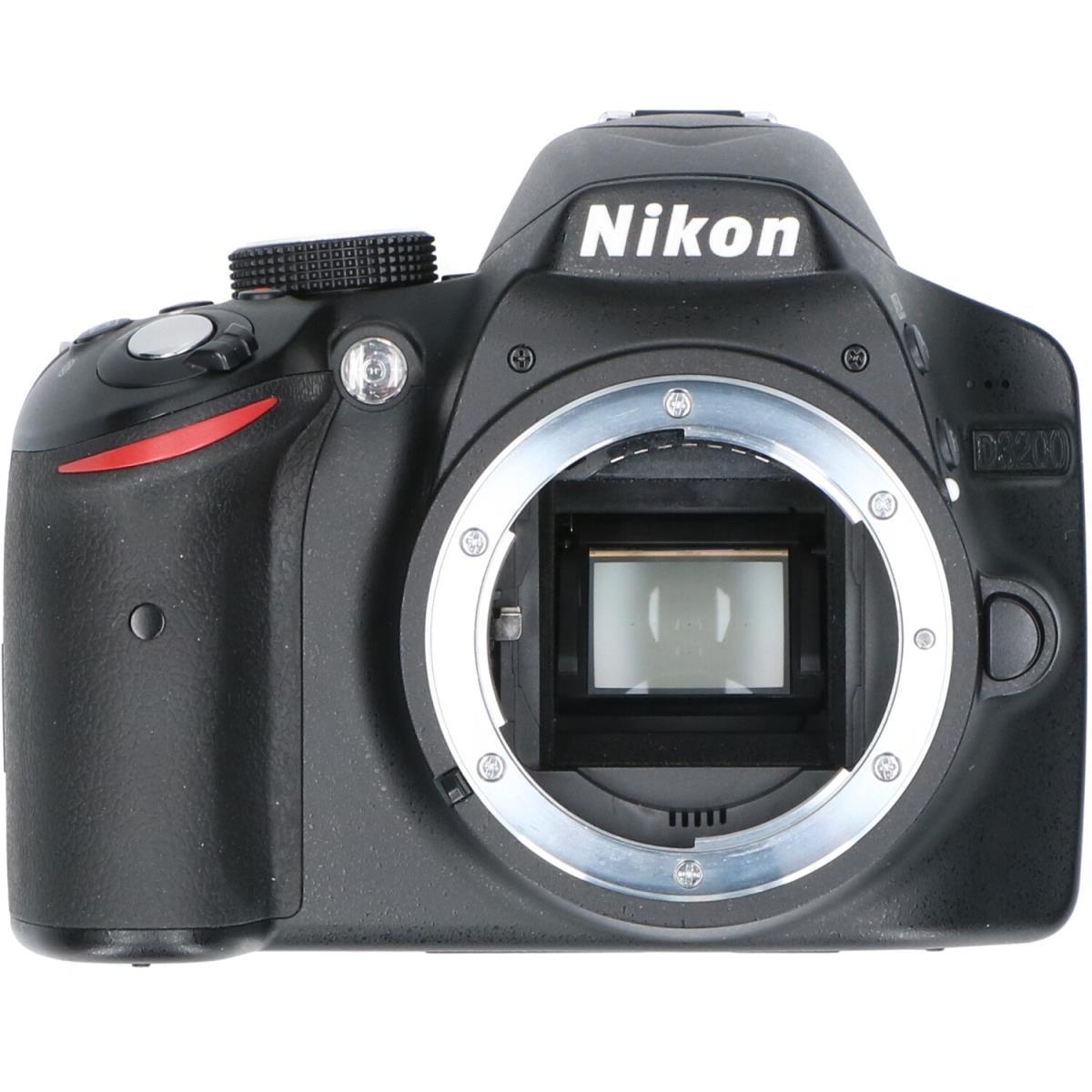 D3200