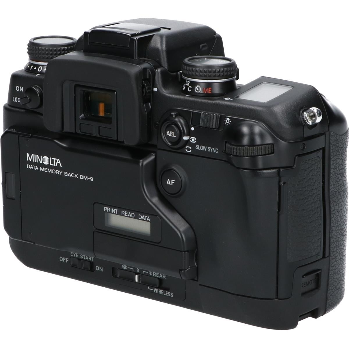 α9