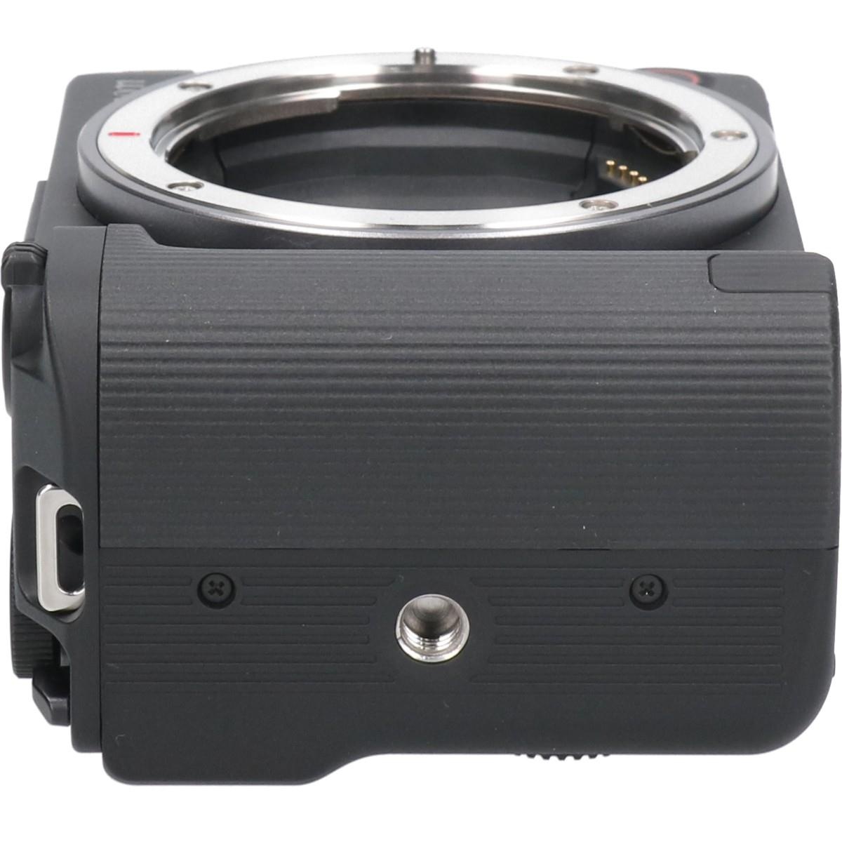 EOS R50V