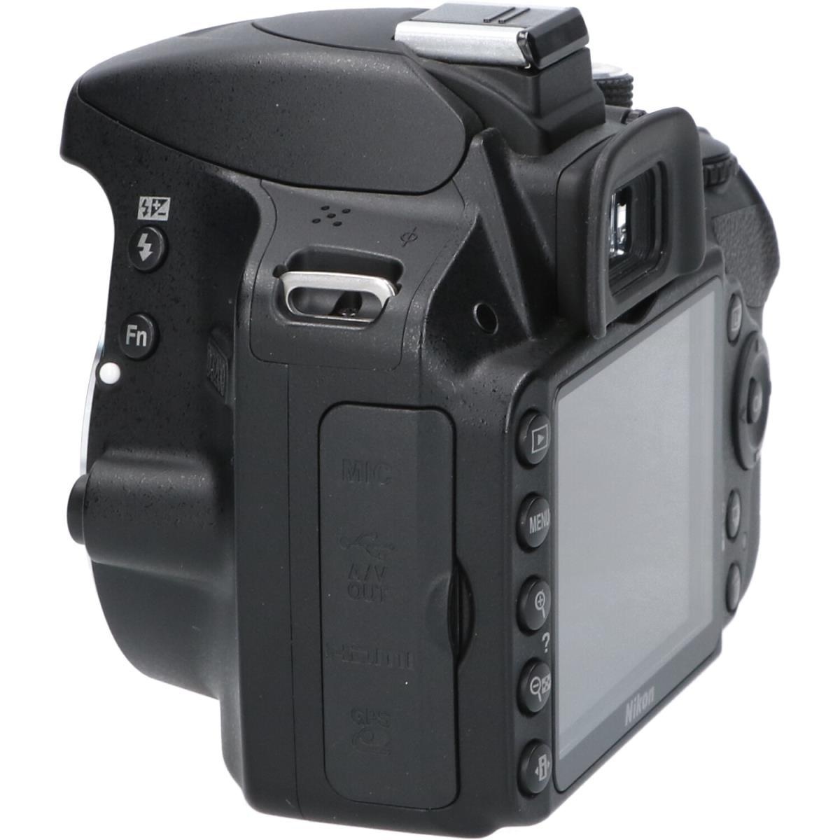 D3200