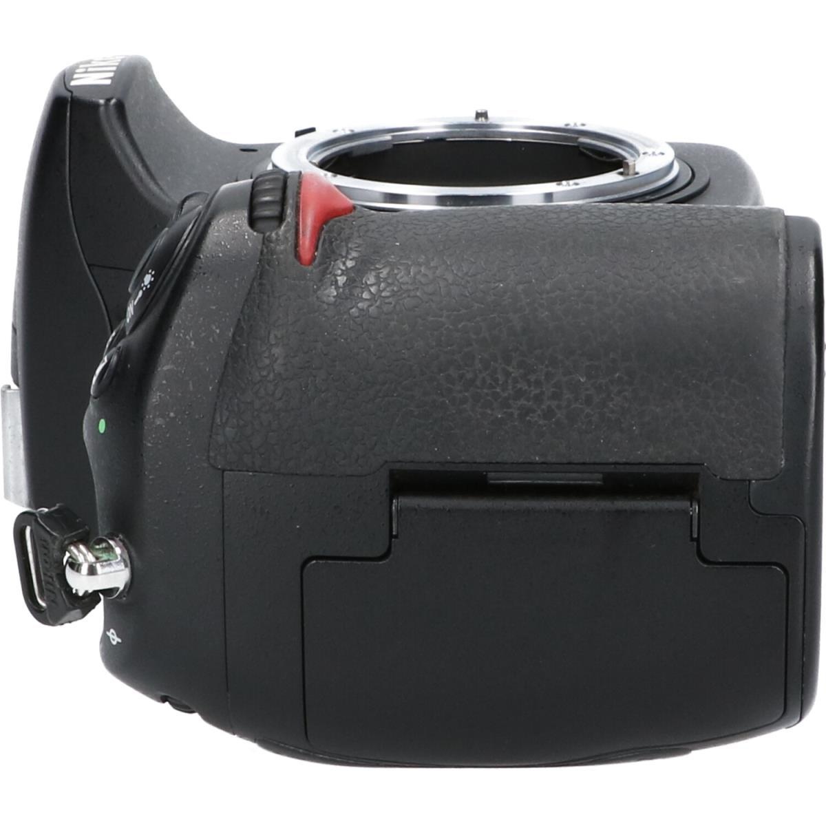 D300
