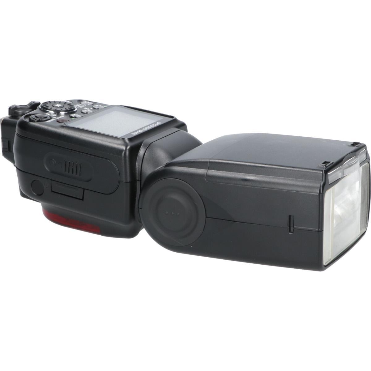 SB-900