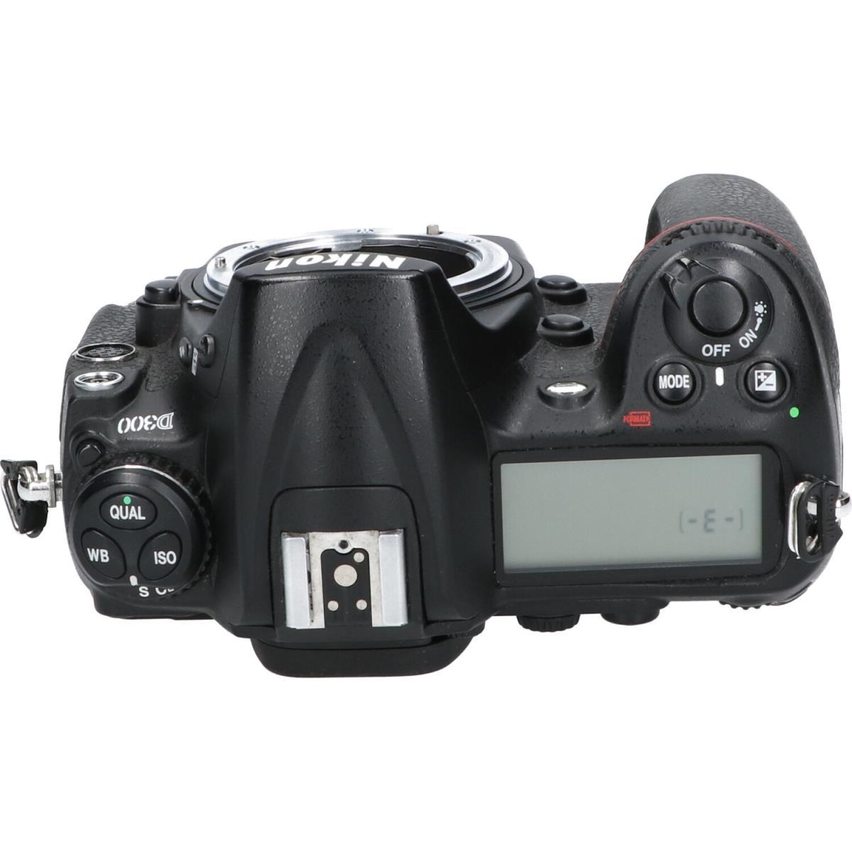D300
