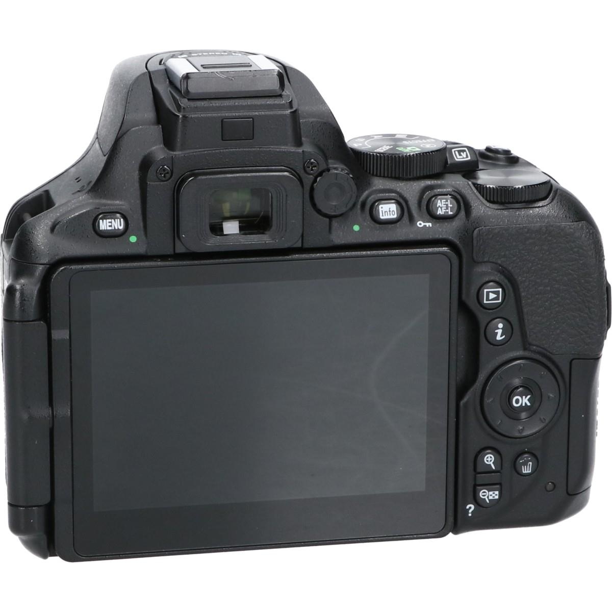 D5600