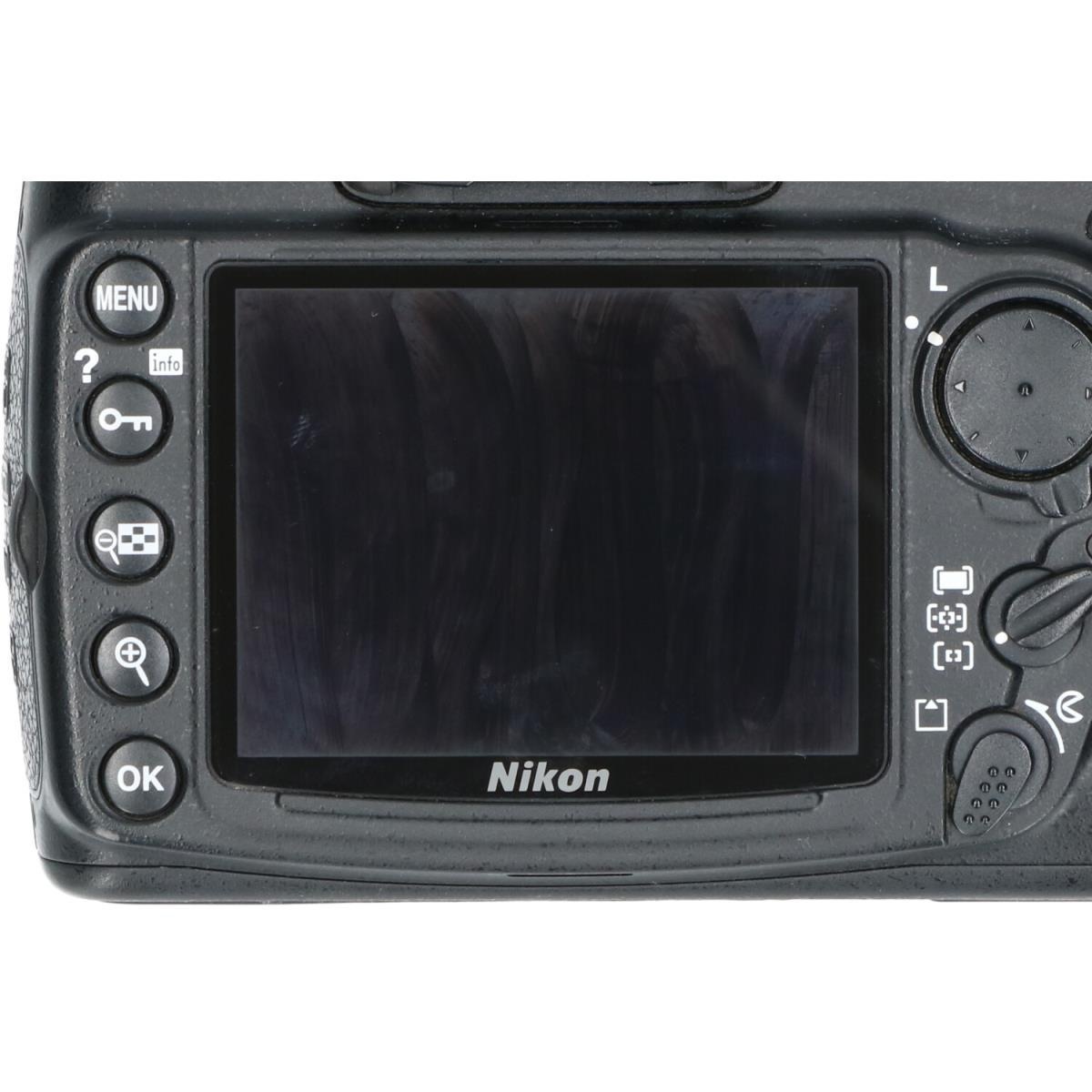 D300