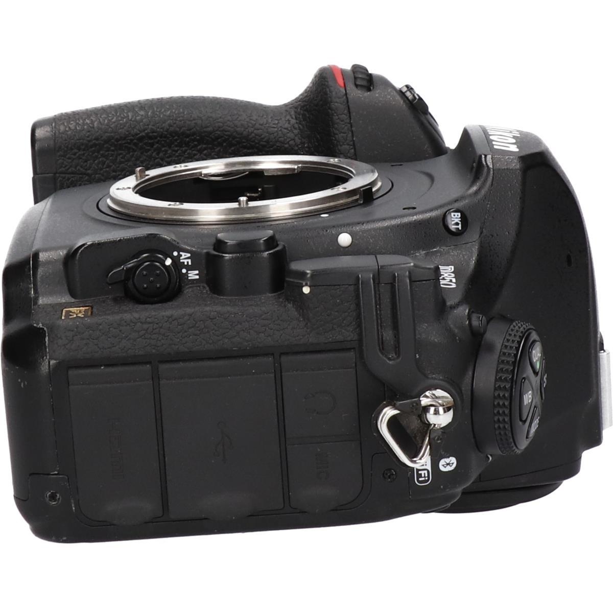 D850