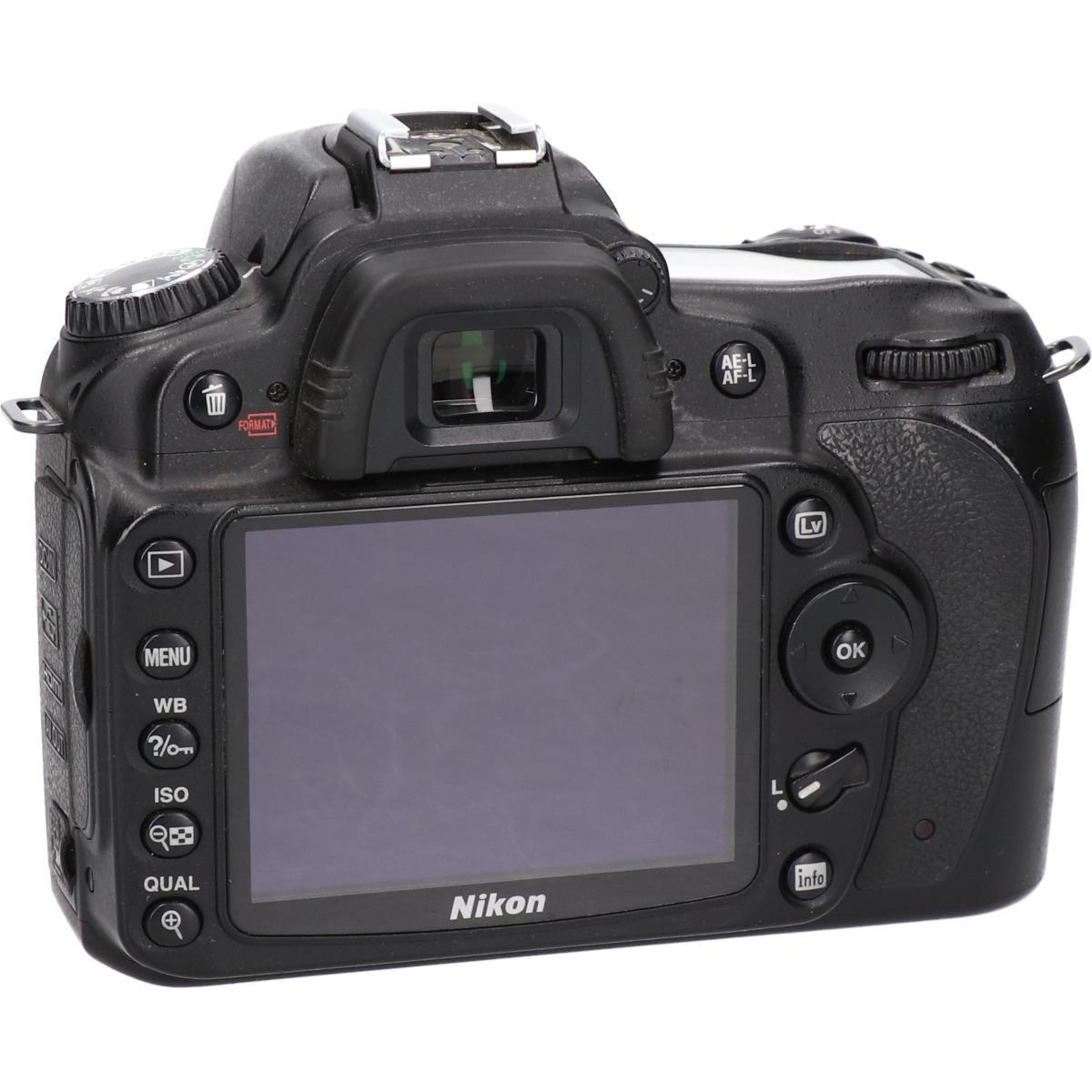 D90