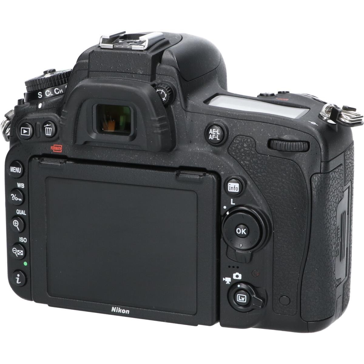D750