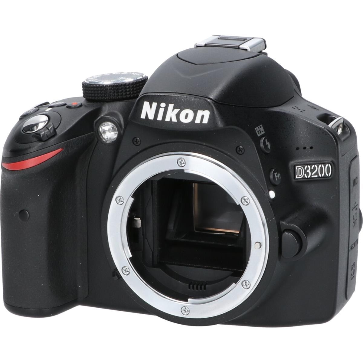 D3200