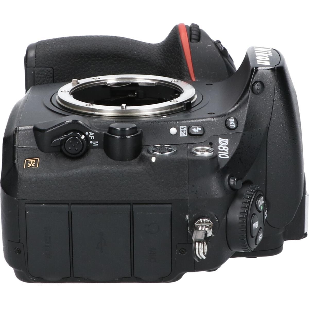 D810