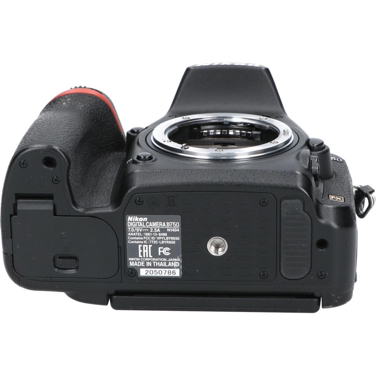 D750