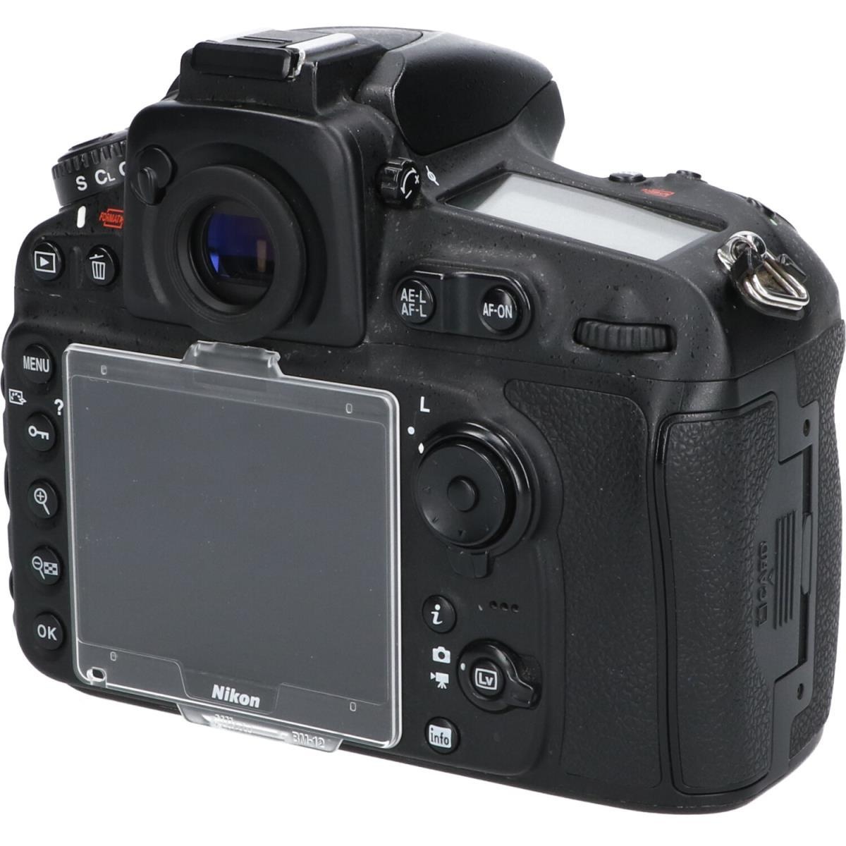 D810