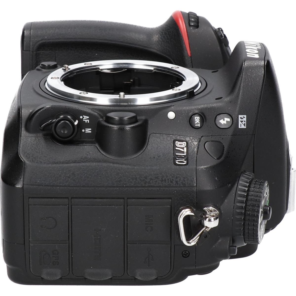 D7100