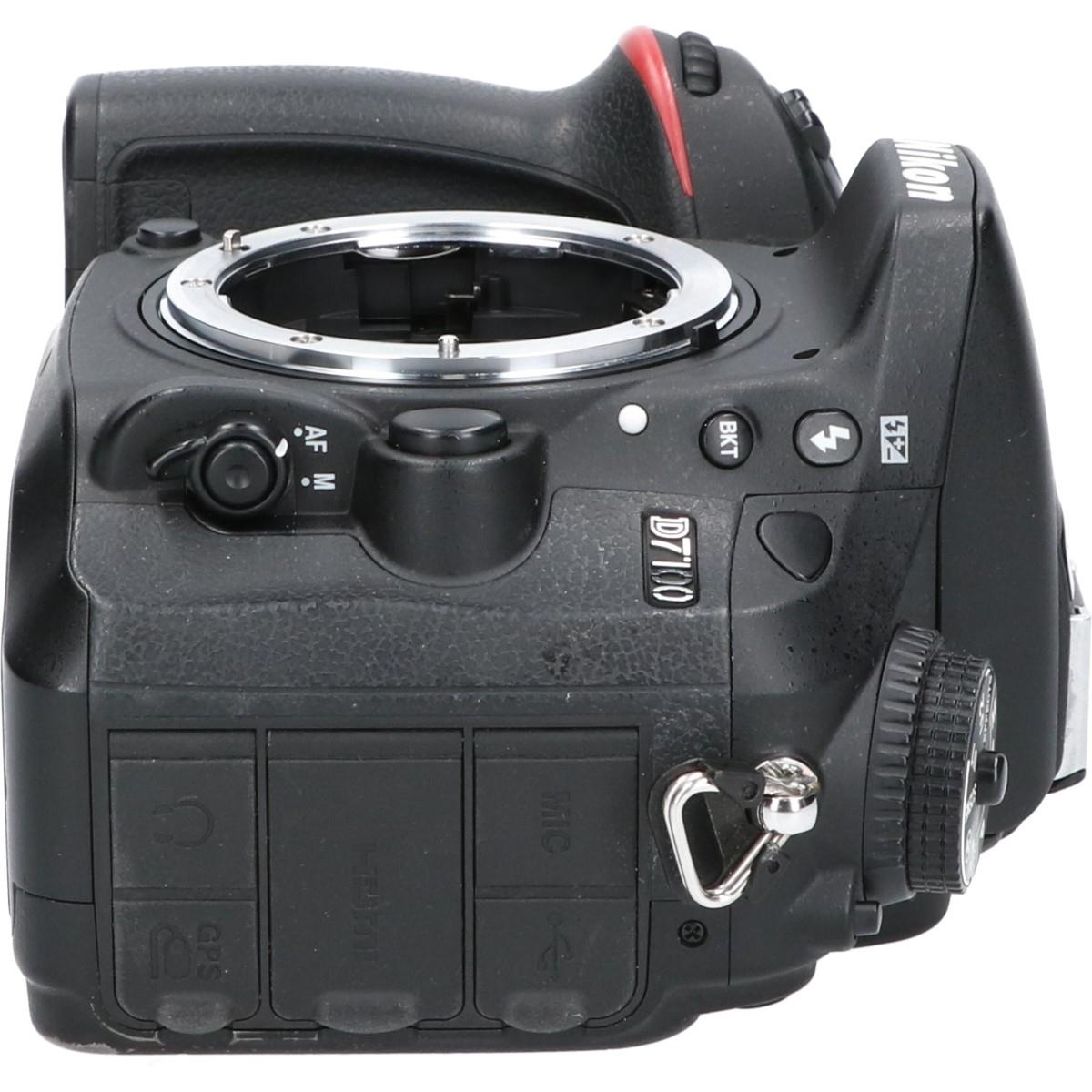 D7100