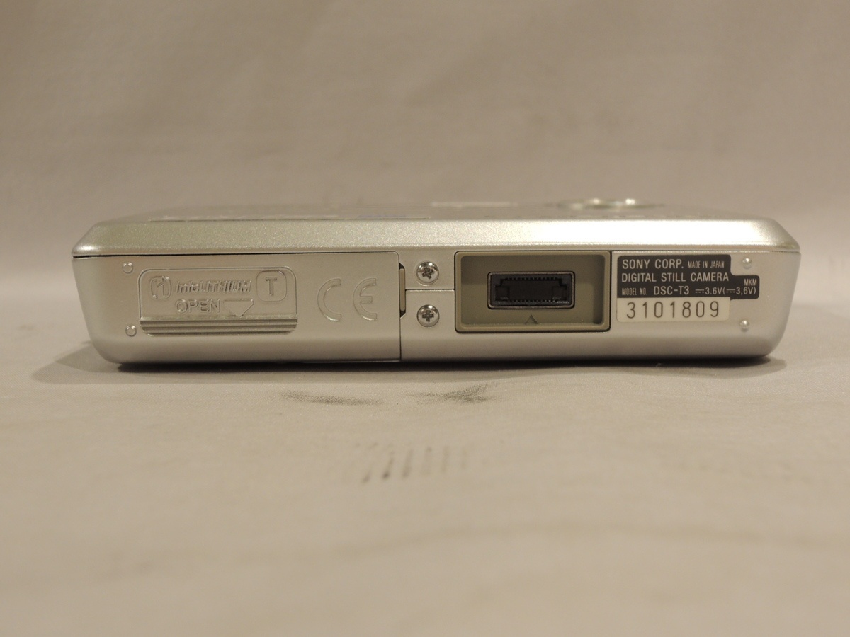 ソニー（SONY）DSC-T3 (シルバー)【510万画素】