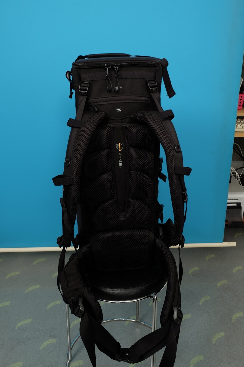 ロープロ LP37329-PKK レンズトレッカー 600 AW III バックパック