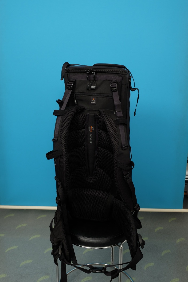 ロープロ LP37329-PKK レンズトレッカー 600 AW III バックパック