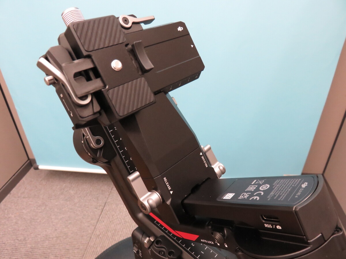 DJI RS4 一眼レフ・ミラーレス用スタビライザー RS4001