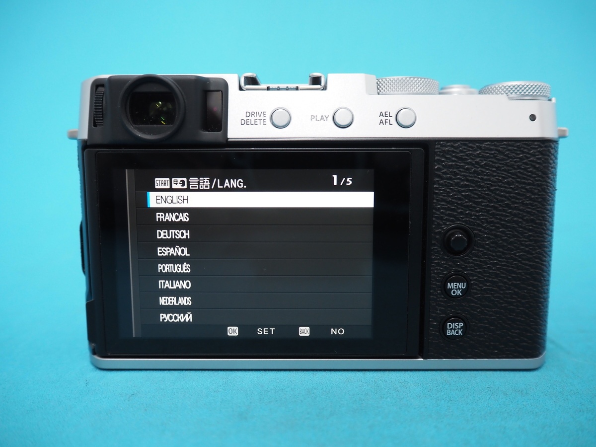 フジフイルム X-E4 ボディ シルバー