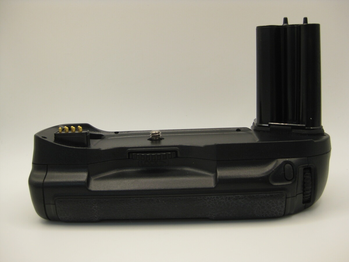 ニコン（Nikon）MB-15 (マルチパワーバッテリーパック F100用)