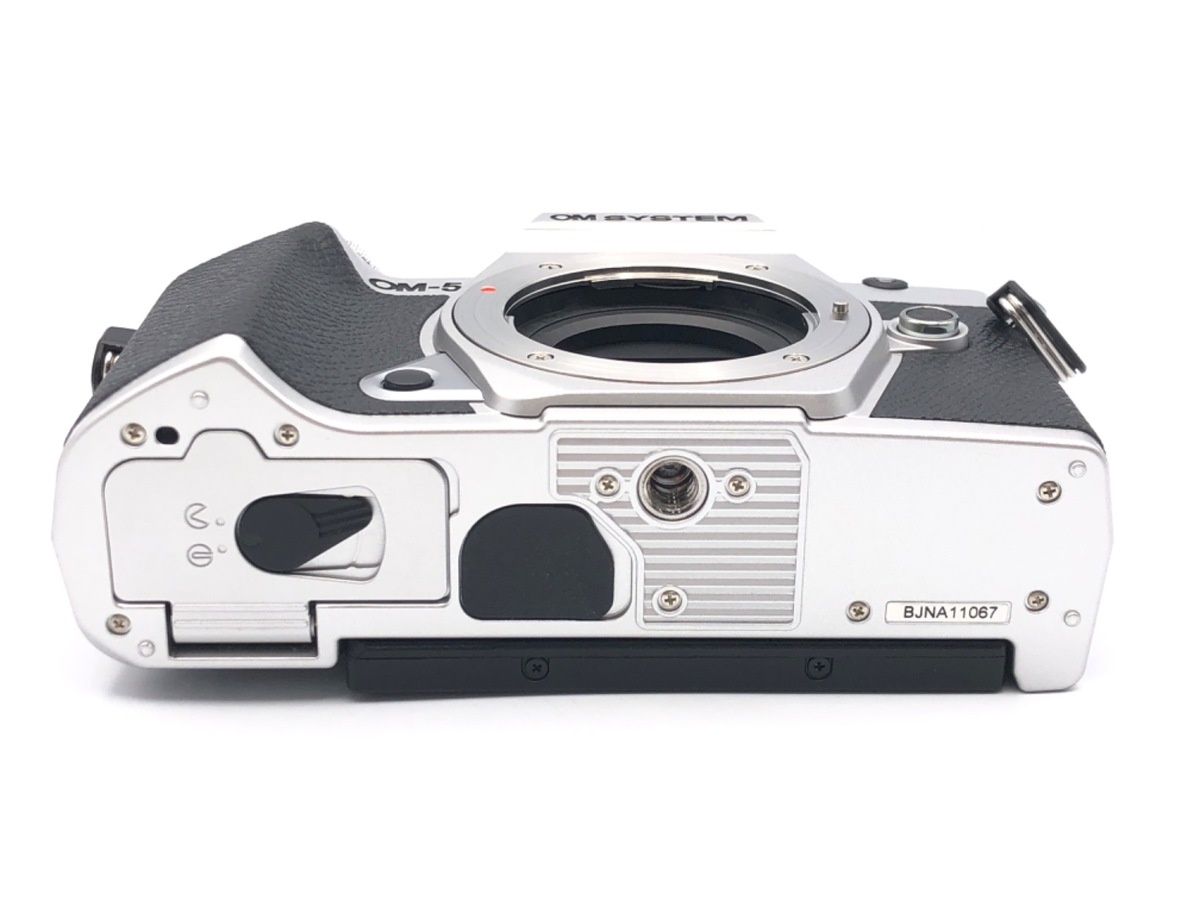 OM SYSTEM OM-5 ボディ シルバー