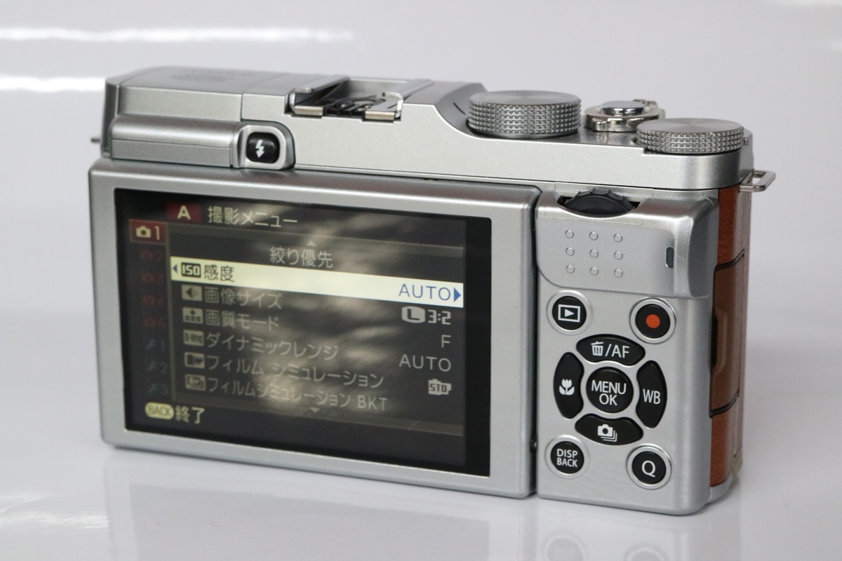 フジフイルム X-M1 ボディ ブラウン