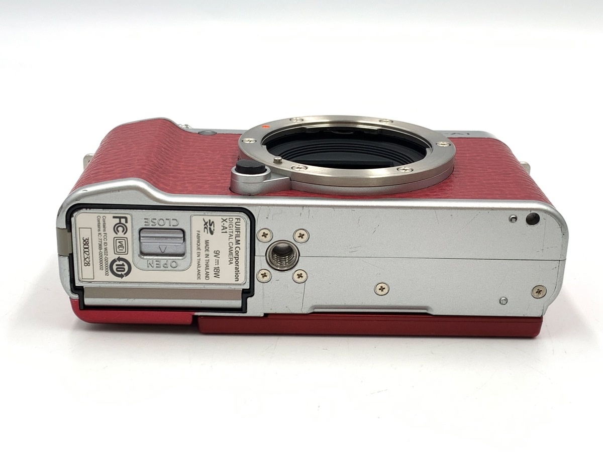 フジフイルム X-A1 ボディ レッド