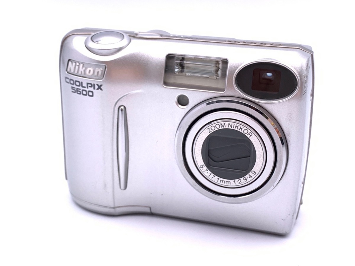 ニコン（Nikon）COOLPIX 5600 シルバー【500万画素】