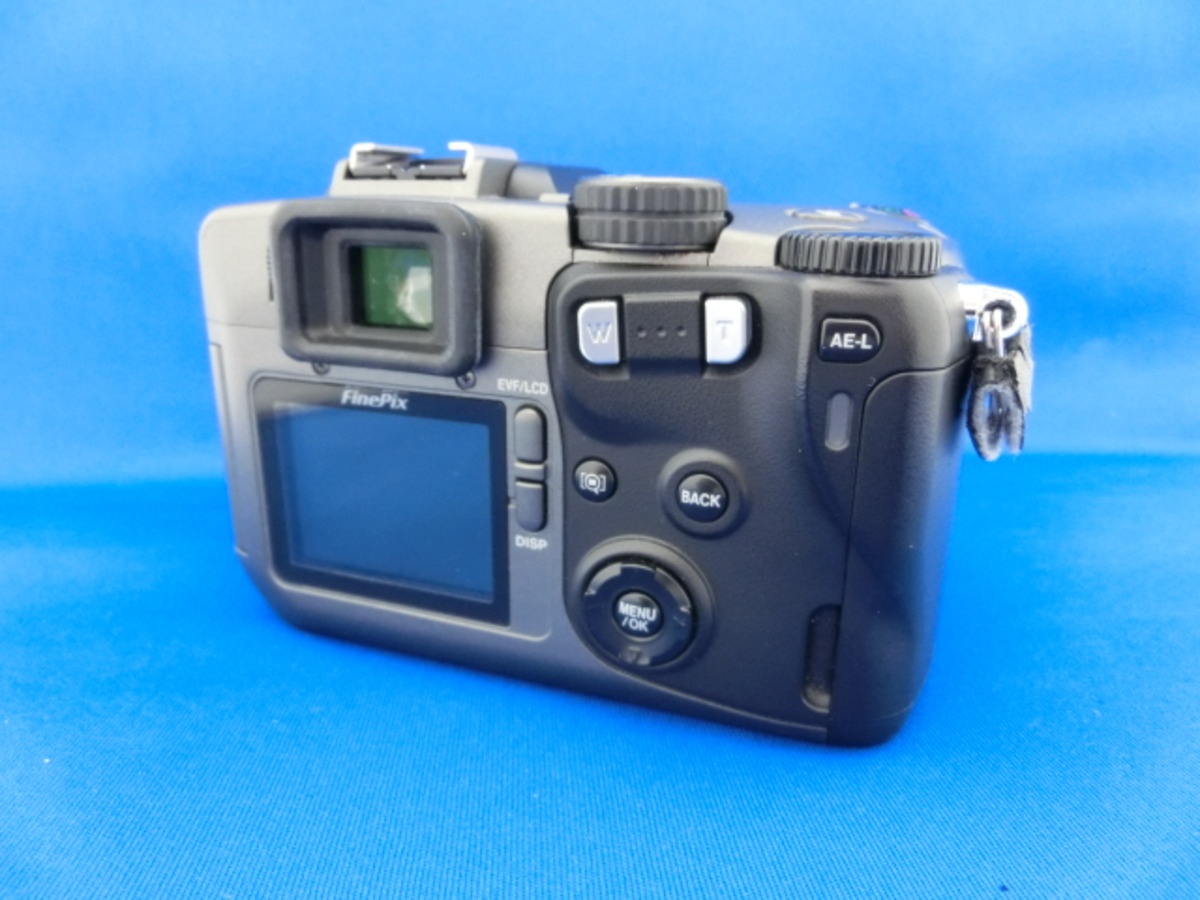 フジフイルム（FUJIFILM）FinePix S602【310万画素】