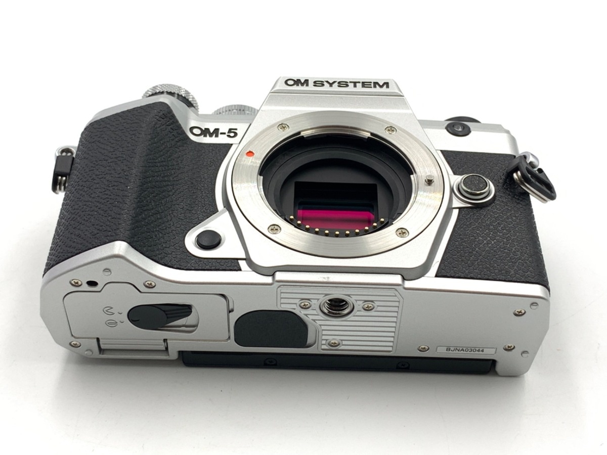 OM SYSTEM OM-5 ボディ シルバー