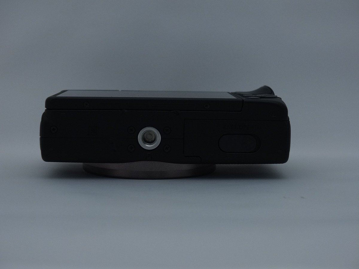 キヤノン EOS M100 ボディ ブラック