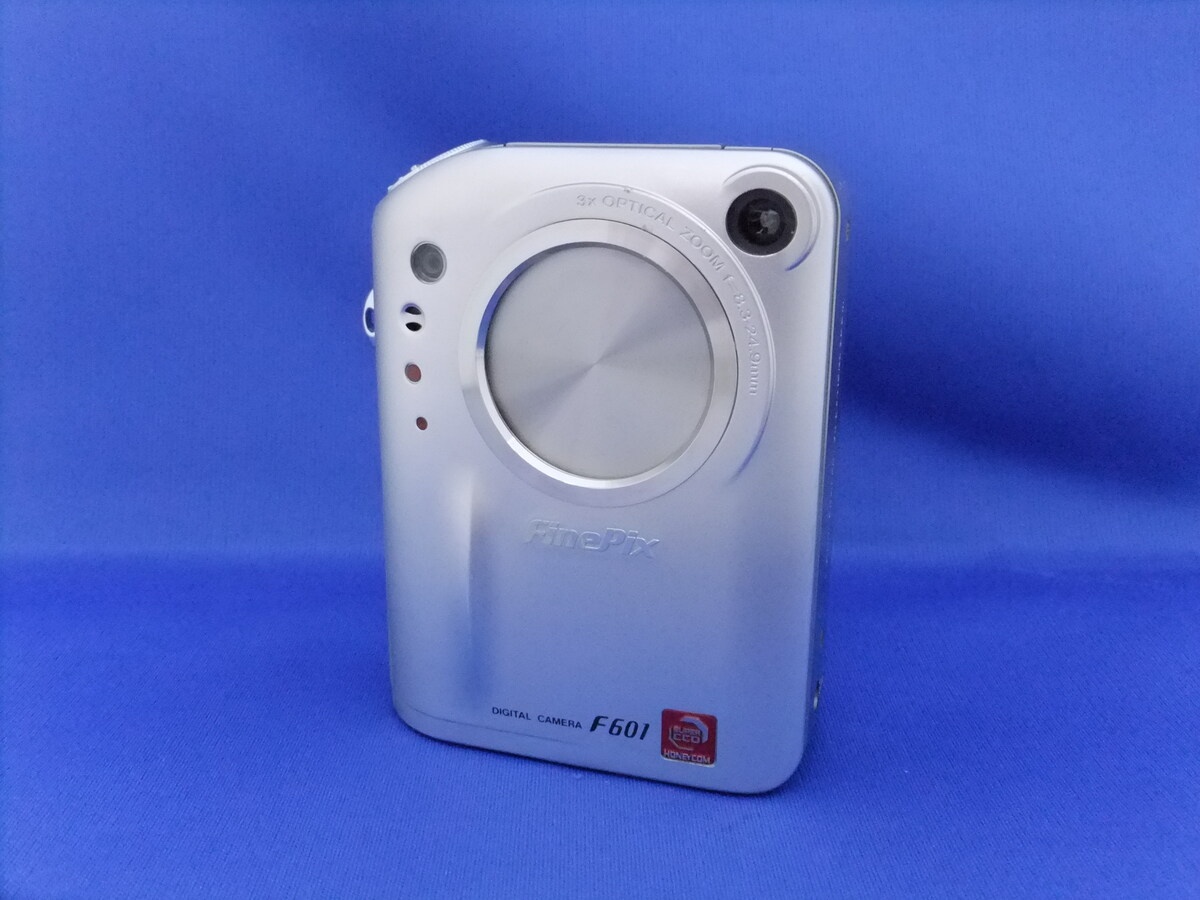 フジフイルム（FUJIFILM）FinePix F601【310万画素】