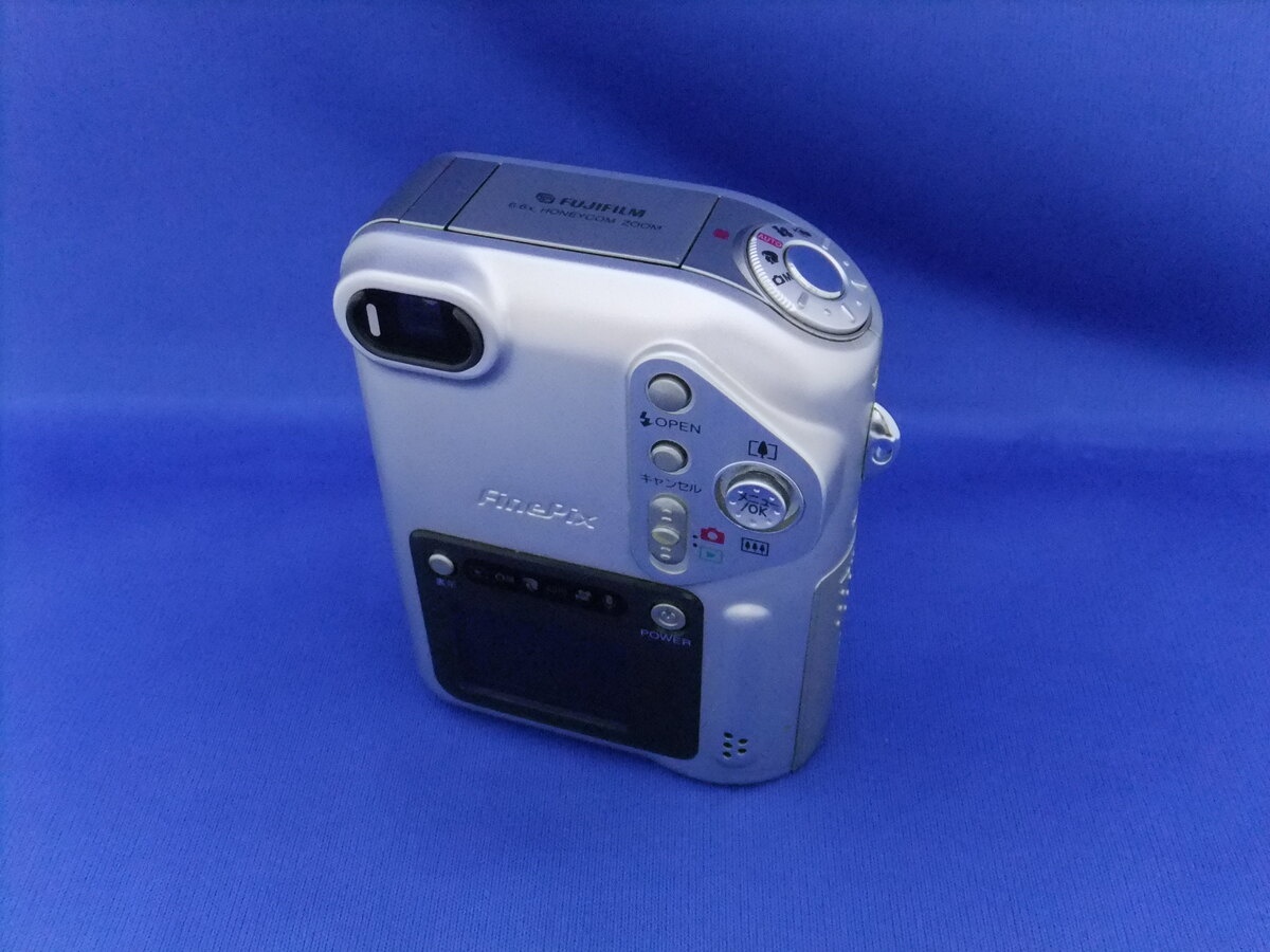 フジフイルム（FUJIFILM）FinePix F601【310万画素】