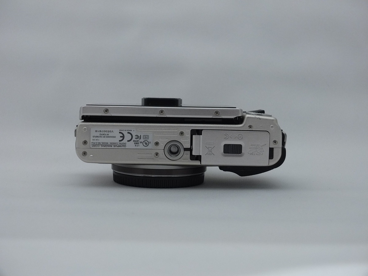 オリンパス PEN Lite E-PL6 ボディ シルバー