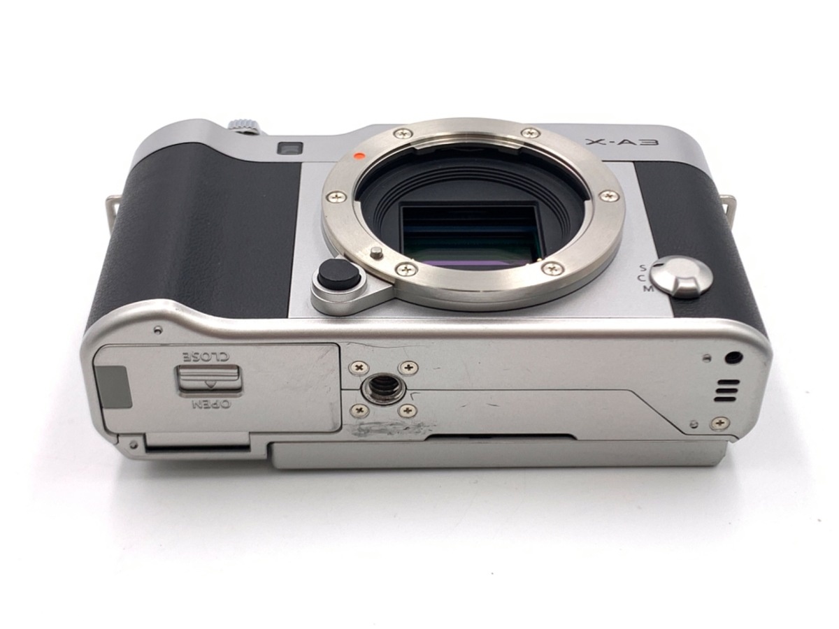 フジフイルム X-A3 ボディ シルバー